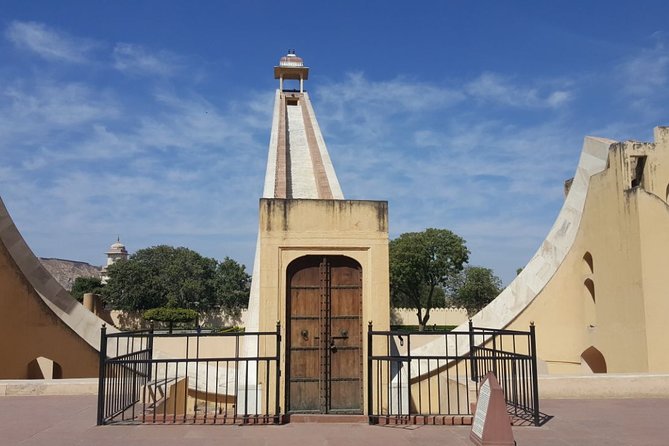 2-Day Private Jaipur City Sightseeing Tour with Three Forts - City Palace museum time, then Jantar Mantar’s strange machines