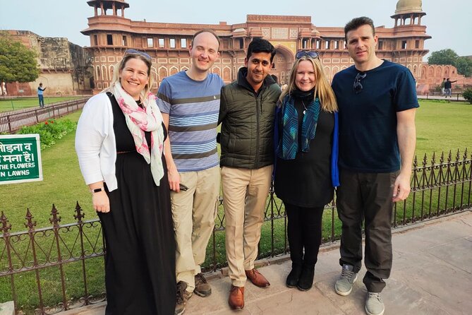 3-Days Luxury Golden Triangle tour to Agra and Jaipur from Delhi - Fatehpur Sikri Stops You in the Mughal Time Machine, Then Jaipur Takes Over
