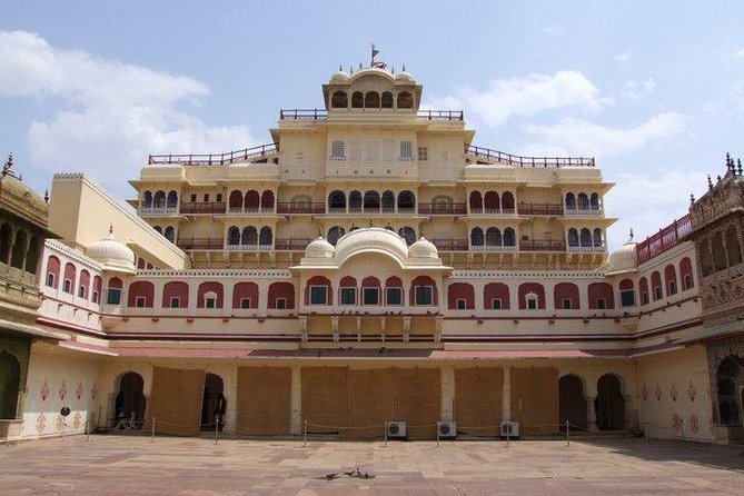 4-Day Private Golden Triangle Tour: Delhi, Agra, and Jaipur - Day 2’s backbone: sunrise at the Taj Mahal and the Agra Fort contrast