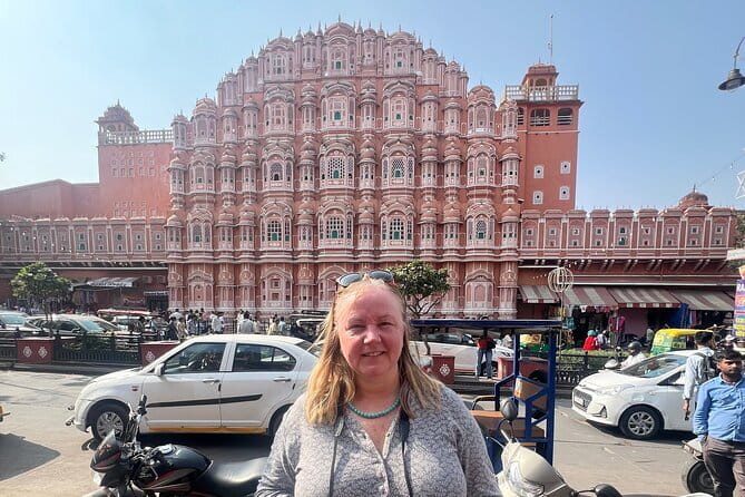 4 Days Luxury Golden Triangle Tour to Agra and Jaipur From Delhi - Jaipur at a Quick, Smart Pace: City Palace and Hawa Mahal