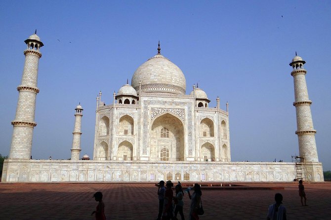 5-Day Private Luxury Golden Triangle Tour to Agra and Jaipur From New Delhi - Day 1 in Delhi: Old Delhi lanes, Mughal monuments, and Qutub Minar