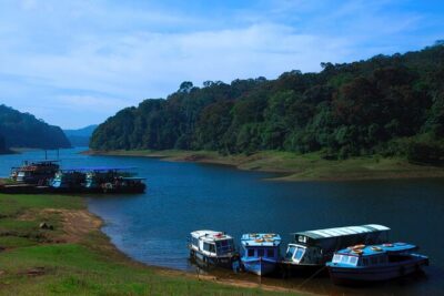 5 Days Luxury Kerala Tour with Houseboat Experience