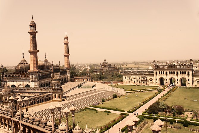 6-Hour Lucknow Sightseeing Tour with Hotel Pickup - Hotel pickup, private car, and the traffic reality check