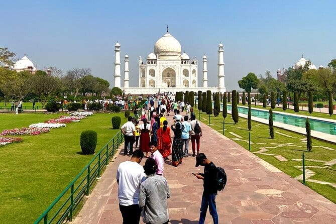 Access to the Taj Mahal skipping the Queue - Taj Mahal Tickets - What the skip-the-line Taj Mahal tickets actually change