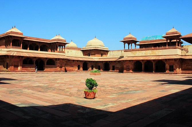 Affordable transfer from Jaipur to Agra via Fatehpur Sikri - Who This Works Best For