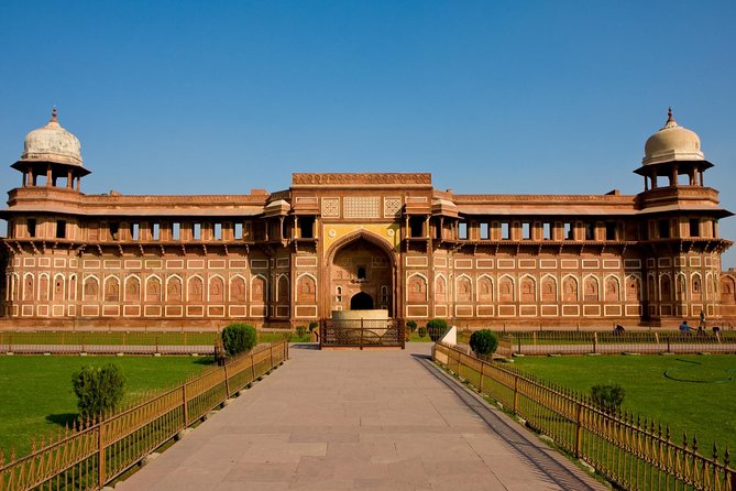 Agra City Tour From Sunrise to Sunset - Courtyard Agra lunch break, where the calories go