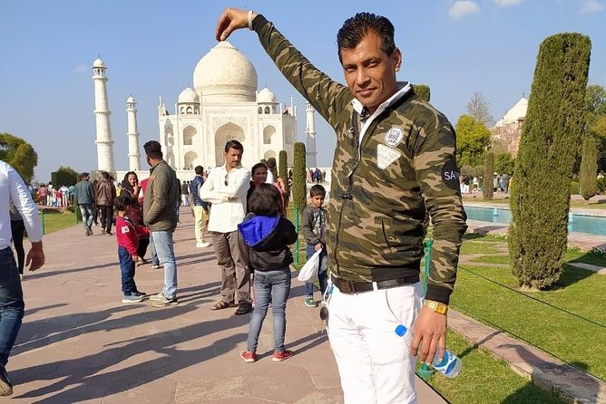 Agra Day Tour with Lunch in 5 Star Hotel - The Taj Mahal, guided and timed for real viewing