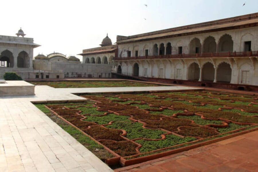 Agra fort, Baby Taj & Mehtab Bagh Express Ticket With Option - Pickup, Drop Off, and How the Day Feels in Transit