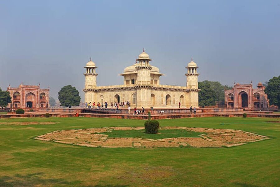 Agra fort, Baby Taj & Mehtab Bagh Express Ticket With Option - Price and Value: What $11 Buys You in Real Life