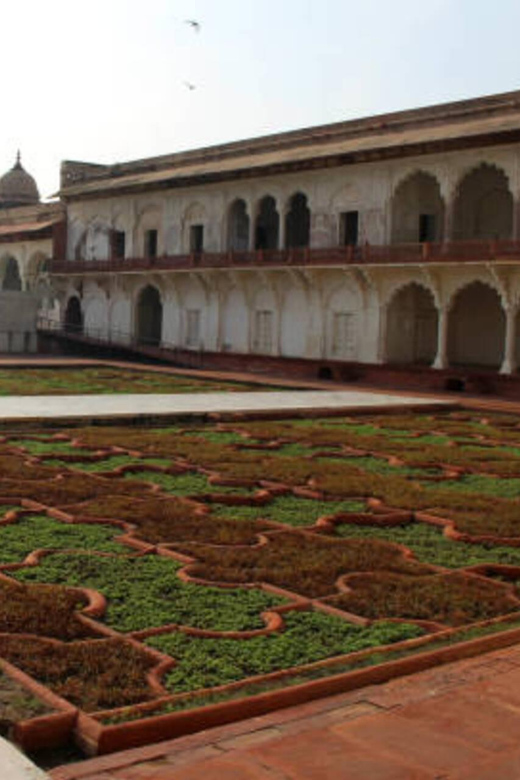 Agra fort, Baby Taj & Mehtab Bagh Express Ticket With Option - Guides Make the Difference, Especially for Photos