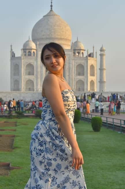 Agra Local Sightseeing with Sunrise or Sunset Experience - Entering the Taj Mahal with skip-the-line tickets and strict camera rules