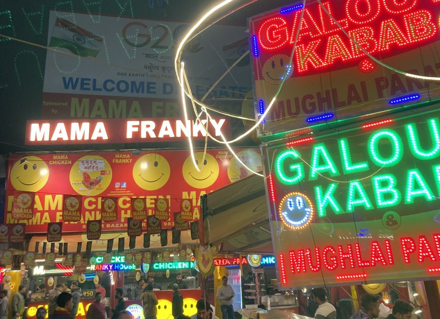 Agra: Sadar Bazar Food Market Night Walking Tour by Tuk-Tuk - Getting to the lanes: hotel pickup and tuk-tuk transport