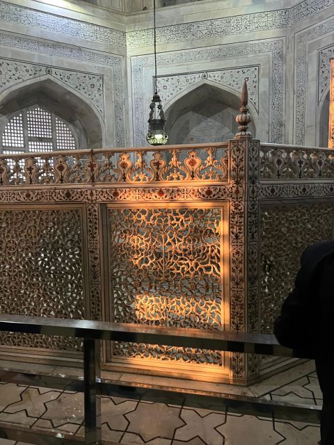 Agra: skip-the-line Sunrise Taj Mahal with Mausoleum Tour - Sunrise at the Taj Mahal, and why timing is everything