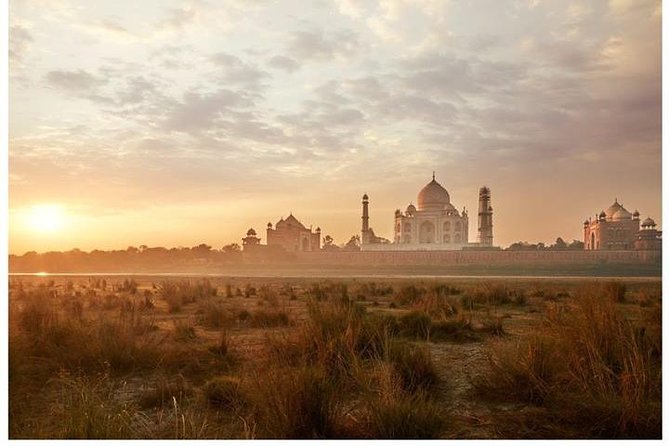 Agra: Street Food and Walk Tour with Spice Market by Tuk-Tuk - Why Agra Feels Different in the Evening
