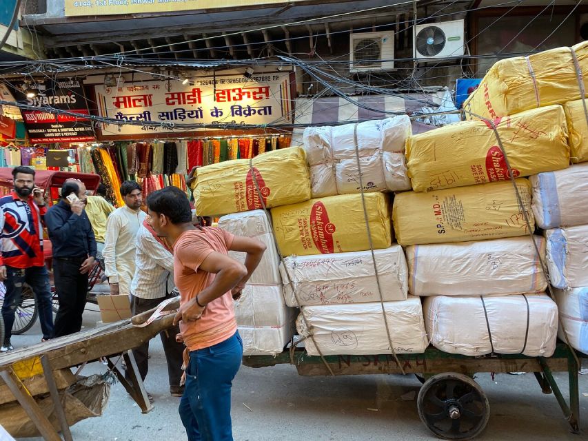 Agra: Street Food Tour with Spice Market on Tuk-Tuk Ride - The guides behind the experience: Amir and Shubham