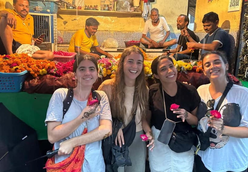 Agra: Street Food Walking Tour, Spice Market, & Tuk-tuk Ride - The easy logic of this Agra street-food loop