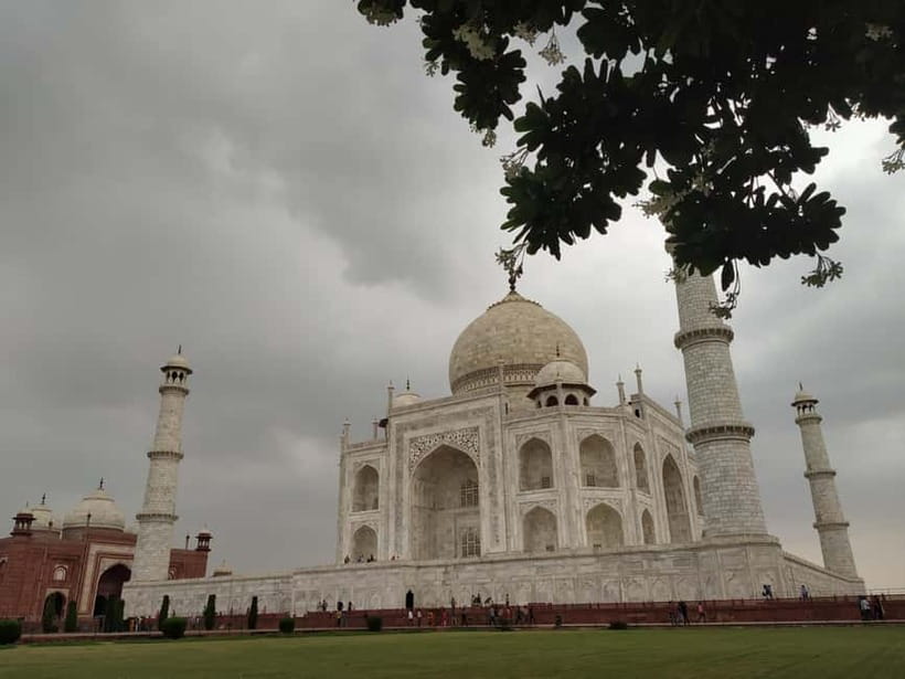Agra: Taj Mahal and Mausoleum Guided Tour with Skip-the-Line - Optional Agra Fort: When Adding It Makes Sense