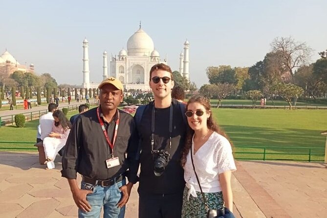 Agra: Taj Mahal and Mausoleum Tour with guide - Why a guided Taj Mahal visit saves your time