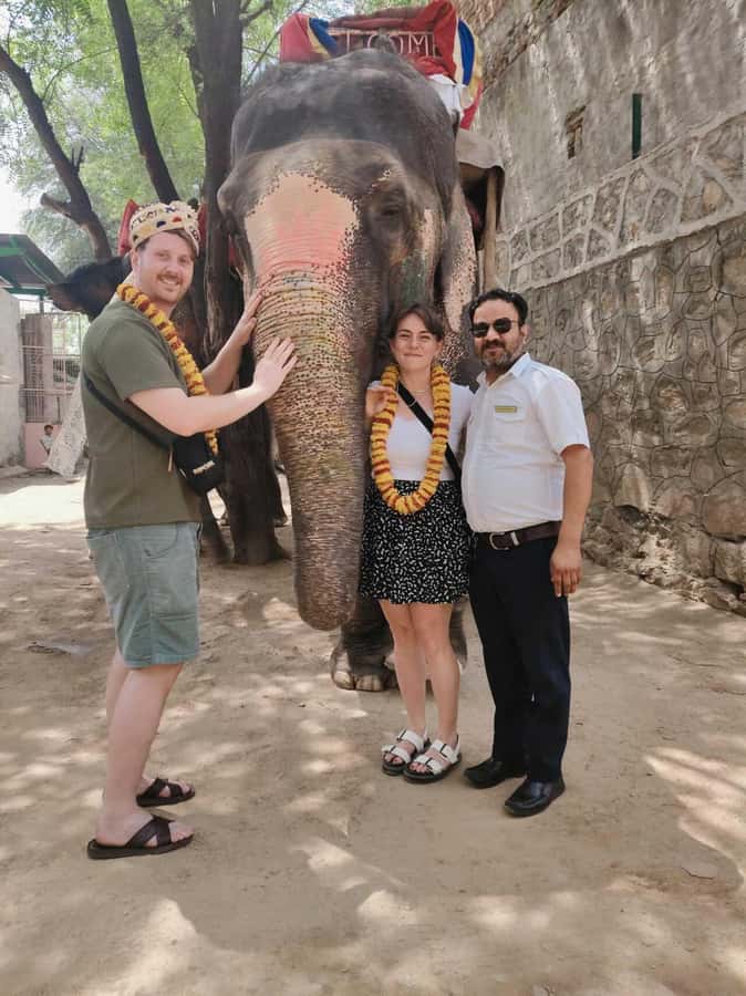 Agra: Taj Mahal Guided Tour with Tuk-Tuk - Taj Mahal sunrise timing, skip-the-line entry, and what to look for