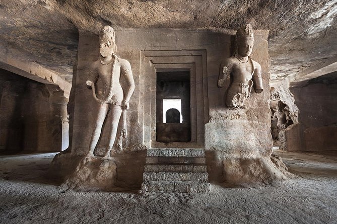 All inclusive Elephanta Caves Guided Tour - Gateway of India: the perfect launch point for history lovers