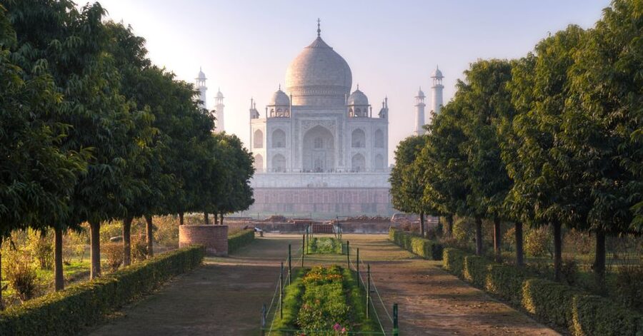 All Inclusive Private Taj Mahal Luxury Tour from Delhi - Lunch in Agra: simple, timed, and included if you choose it