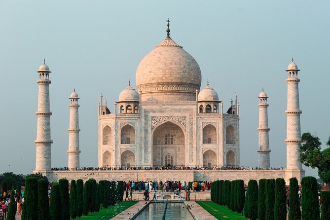 All Inclusive Private Taj Mahal Luxury Tour from Delhi by Car - Agra Fort in about an hour: the Mughal power setting