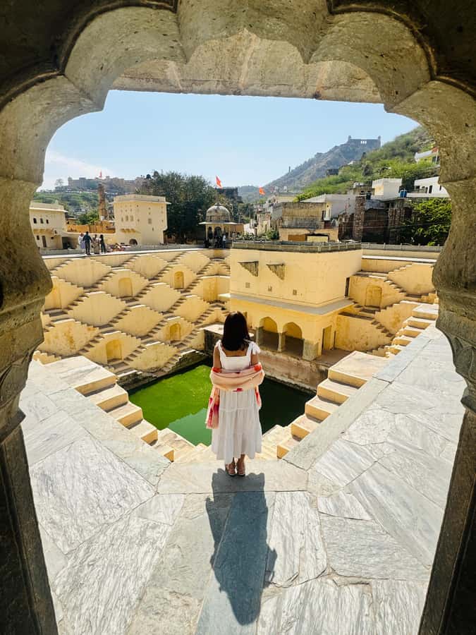 Amber Fort & Jaipur City Tour- Half or Full Day (with Guide) - Hawa Mahal: the Palace of Winds and your best photo angles