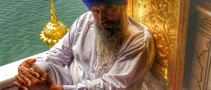 Amritsar: Golden Temple and Jallianwala Bagh Guided Tour - Sikh Central Museum, Bunga Ramgarhia, and a reference library stop