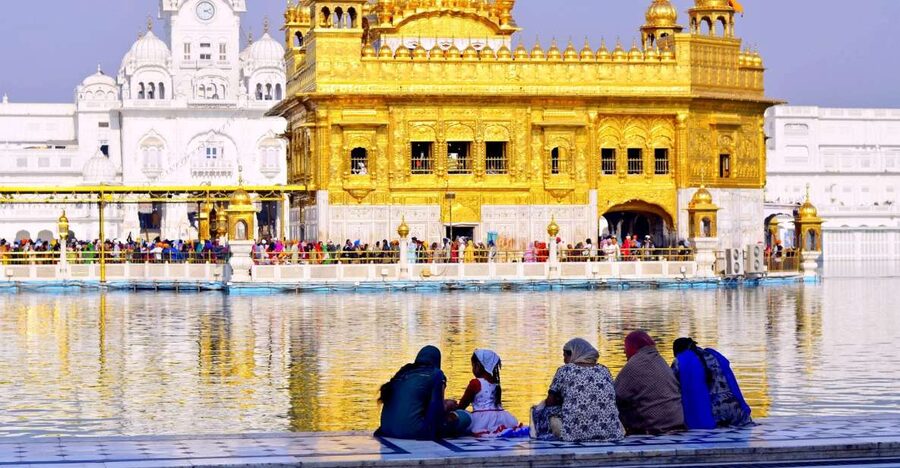 Amritsar : Golden Temple and Jallianwala Bagh Private Tour - Golden Temple plus the community kitchen: spiritual center, human scale