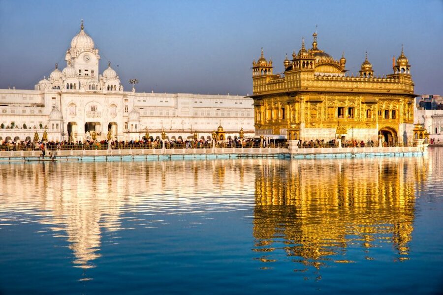 Amritsar : Golden Temple and Jallianwala Bagh Private Tour - Lunch break that works: local food or packed lunch