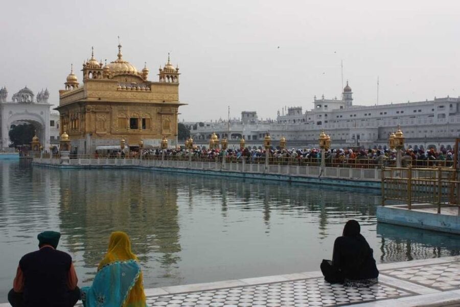 Amritsar: Small Group Sightseeing Tour with Wagah Border - Golden Temple morning: start early, then take your time
