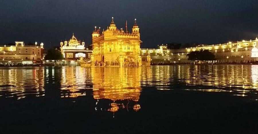 Amritsar: Small Group Sightseeing Tour with Wagah Border - Jallianwala Bagh: where history turns heavy