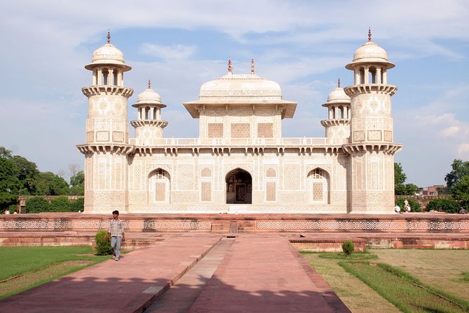 Approved Tour Guide in Agra for Full Day Sightseeing - How the 5-Hour Agra Loop Actually Works