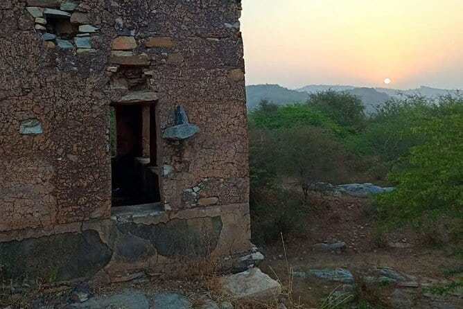 Aravali Exotic Hiking, Yoga with Breakfast - Sunrise at Amber Valley, plus gentle Aravali trekking