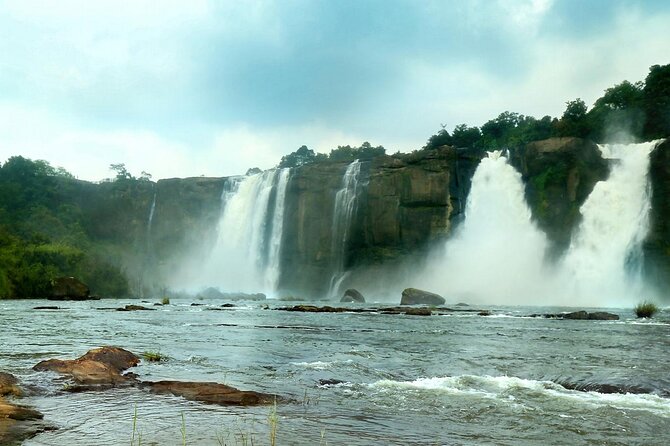 Athirappilly & Vazhachal Waterfalls Private Day Tour from Kochi - Hanging bridge stop, plus what to watch for at Thumboormuzhi
