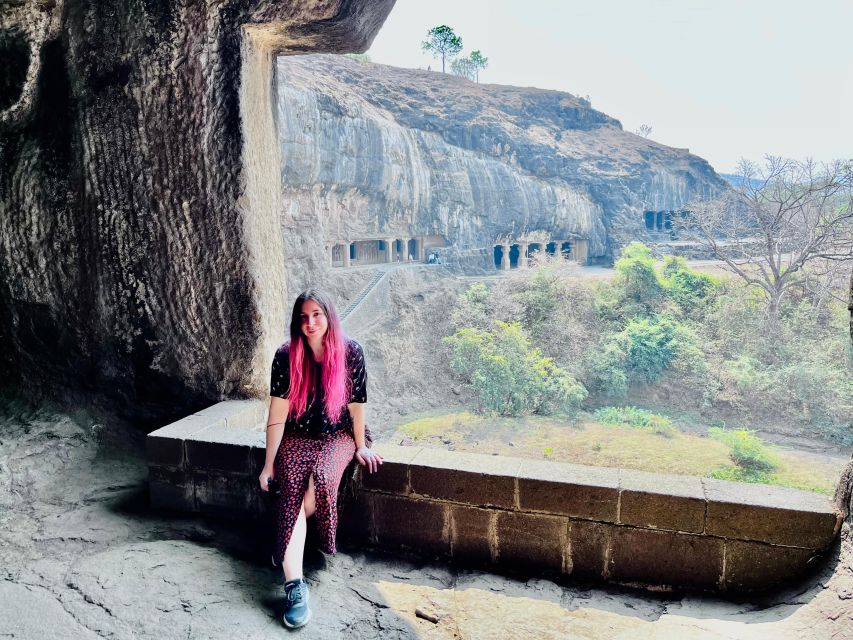 Aurangabad to Ajanta and Ellora: 2-Day All-Inclusive Tour - Day 1 Ajanta Caves: the 100 km journey and the 3-4 hour window