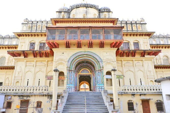 Ayodhya Private Tour & VIP Darshan -Special support for Seniors - Hanuman Garhi Mandir, a simple first step