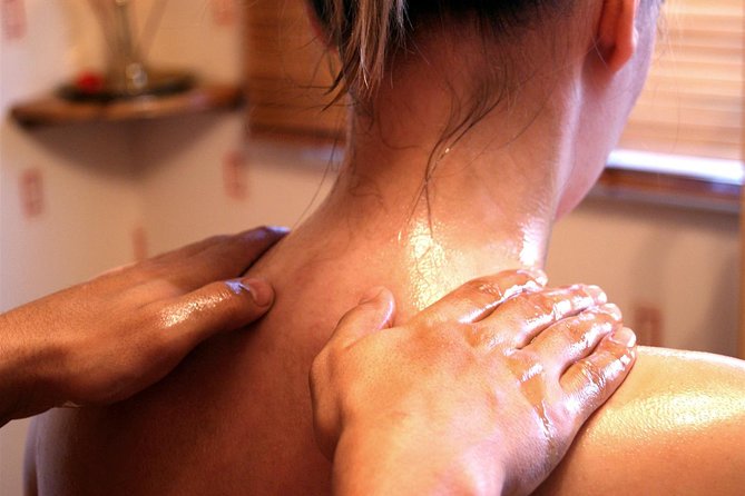Ayurveda Abhyanga + Indian Champi - How the 60-minute timing fits your Kochi day