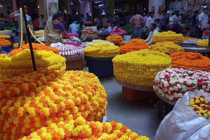 Bangalore : Evening Food Street Walk and Market Visit - KR Market at dusk: flowers, electricity lore, and why it matters