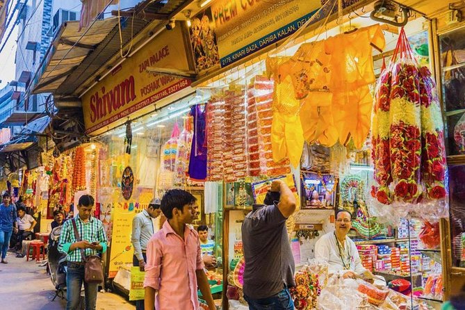 Best Of Old Delhi: 3 Hour Tuk Tuk/Rickshaw Tour - Stop 4: Haldiram’s Chandni Chowk Snack Break, 20 Minutes to Reset