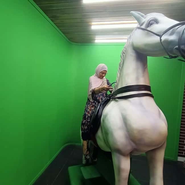 Bollywood Studio Guided Half-Day Tour - Who should book this Bollywood studio half-day tour