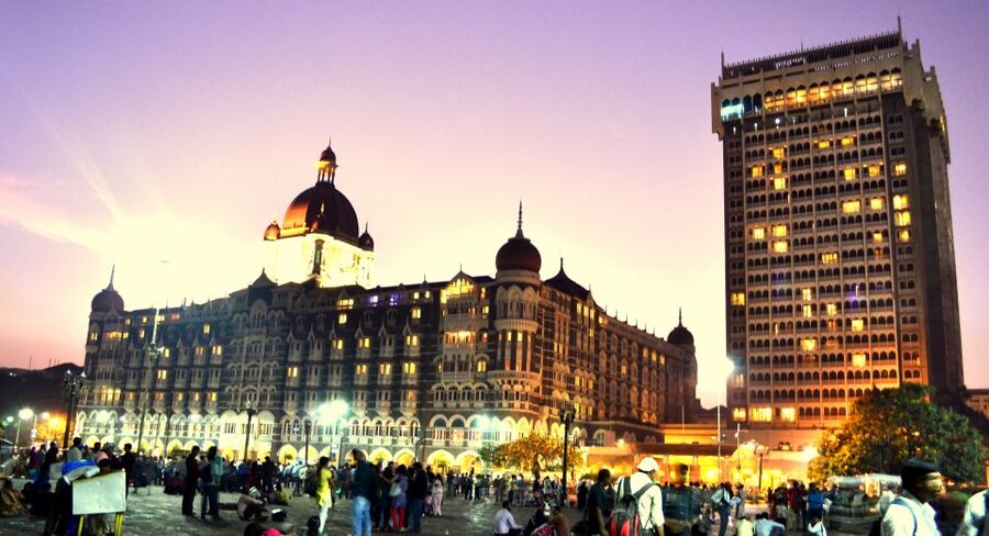 Bombay by Dawn - What Bombay by Dawn is really about: trade starts before sunrise
