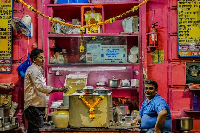 Bombay Express Mumbai Food Tour with 15+ Tastings - Marine Lines Stop: Bread, Slow-Cooked Comfort, and City Stories