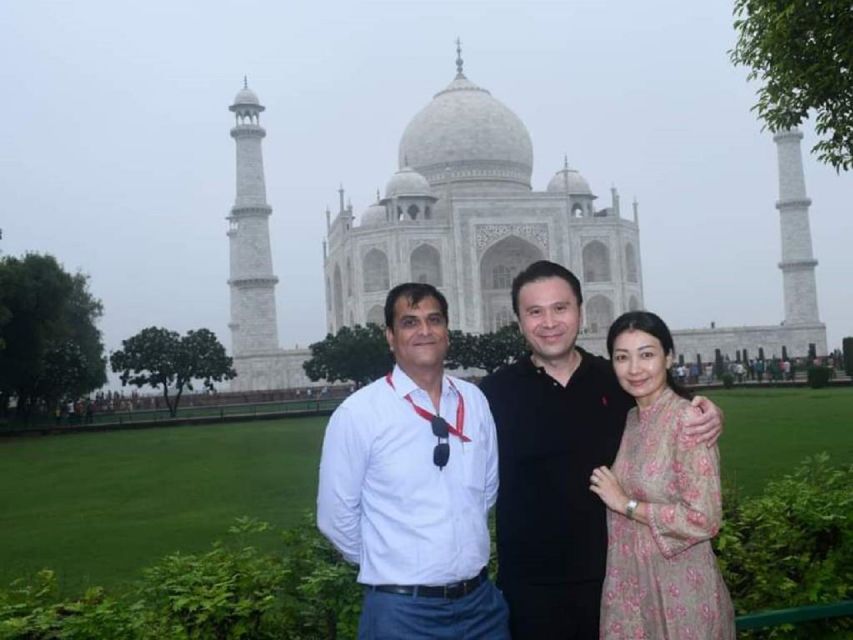 Book Govt. Approved Tour Guide For Taj Mahal & Fort - Taj Mahal timing, separate entrance, and the golf cart to save your legs