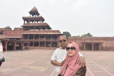 Book Official Tour Guide for Fatehpur Sikri.