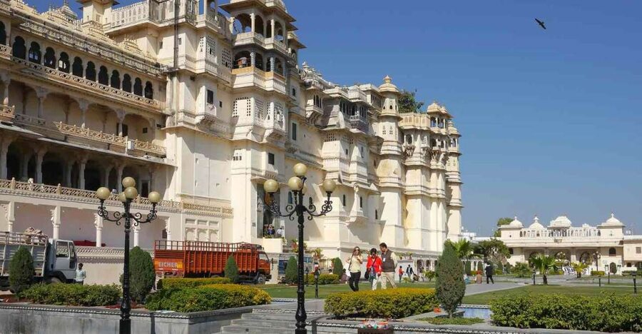 City Palace Udaipur Express visits with english speaks guide - City Palace museum, in 1.5 hours: what you actually see