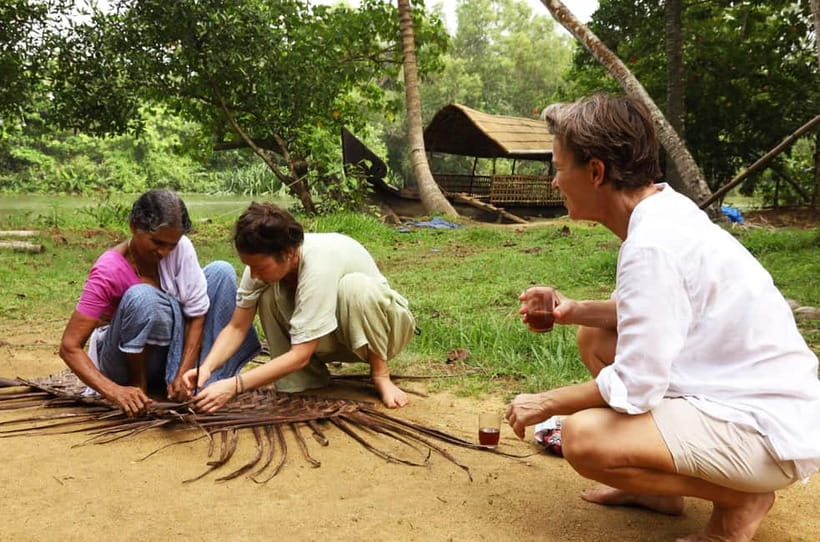 Cochin: Full-day Backwater Tour with Lunch and Evening Tea - Lunch on a banana leaf: when food becomes part of the story