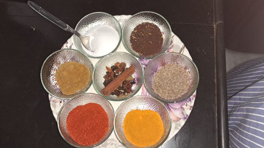 Cooking class and dinner with Rekha family with full meals - Dinner Conversation That Moves Past Food