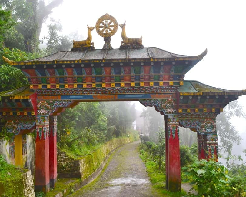 Darjeeling Cultural & Nature Walking Guided Tour - Bhutia Busty Monastery (Karma Dorjee Chyoling): Buddhist art you can actually see