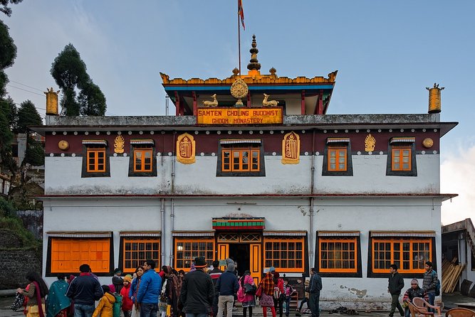 Day_Trippers (Darjeeling Full Day Tour). - Padmaja Naidu Himalayan Zoological Park and the heritage museum trio